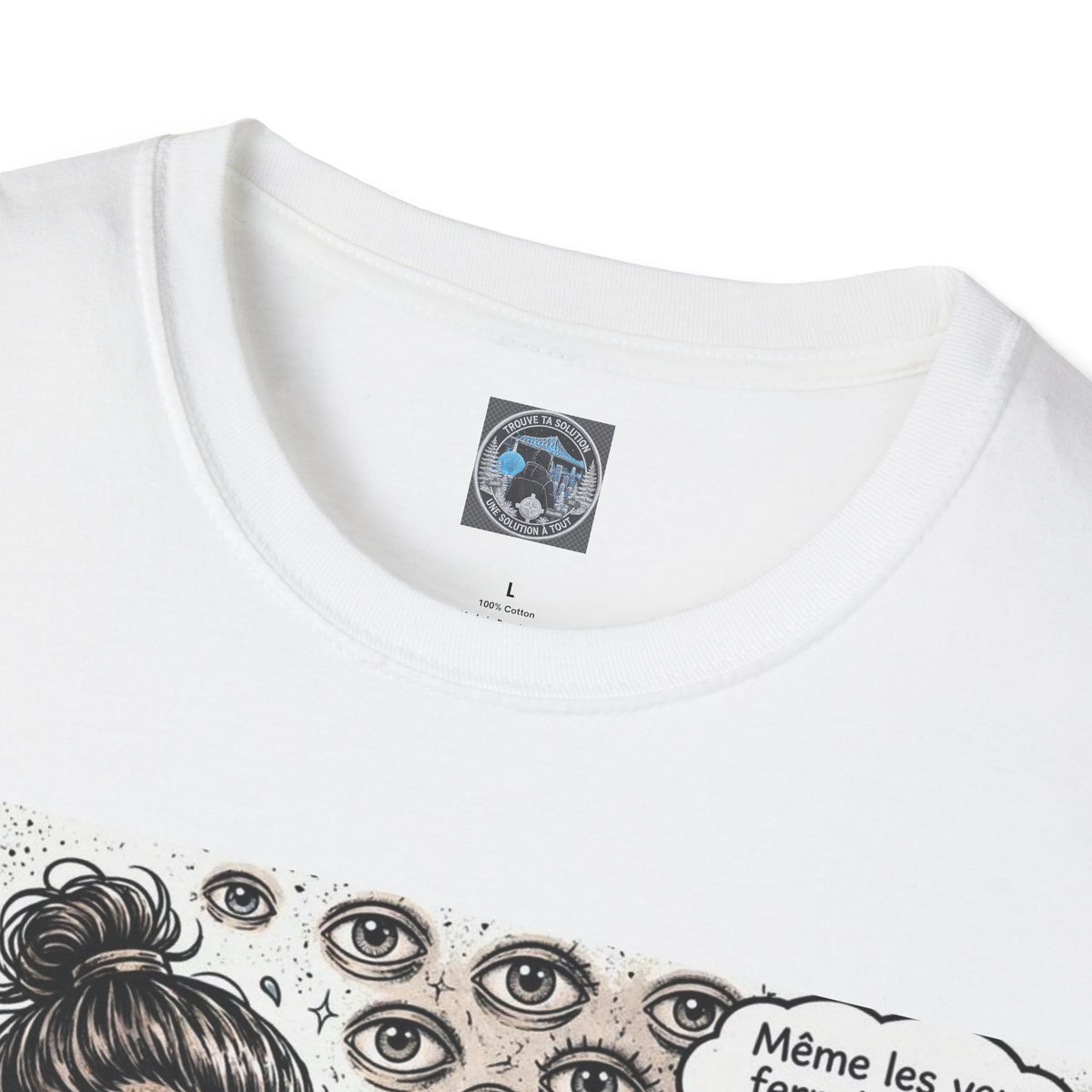 T-Shirt Elle Dort Mais Elle Voit Tout - Couple Toxique Humour - Cadeau Jalousie