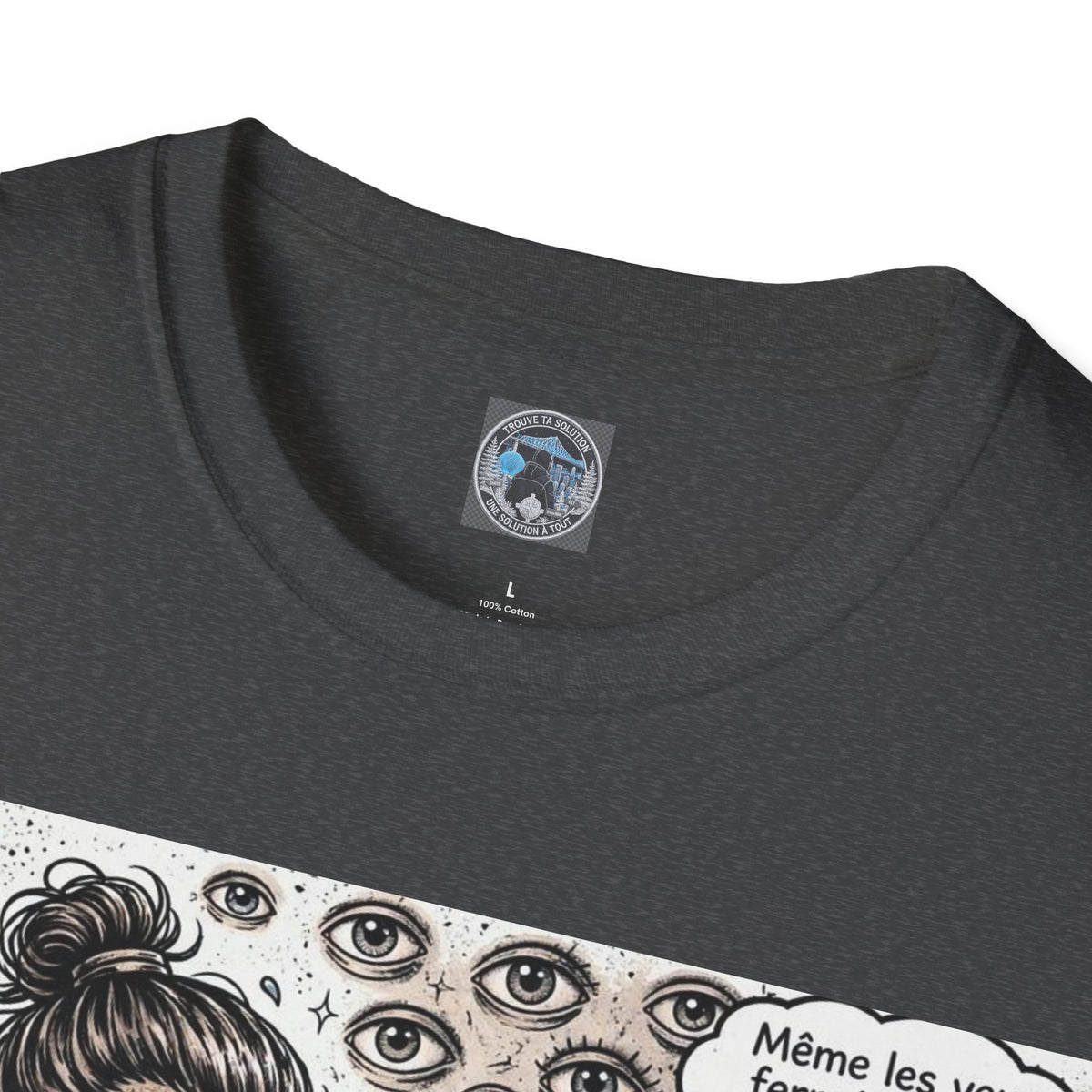 T-Shirt Elle Dort Mais Elle Voit Tout - Couple Toxique Humour - Cadeau Jalousie